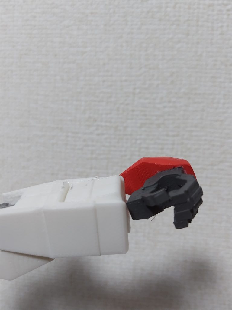 メタルビルドを参考にしたので手首にも僅かに可動域があります極々僅かですが(gundam-kao5)