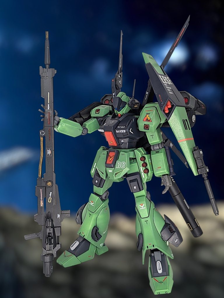 ゲーム等で原形機ご存じの方はお分かりいただけるかと思いますが、本来はもっとシンプルですでも戦艦に突っ込むなら重武装じゃないと・・・ということで、このような形になりました(gundam-kao5)