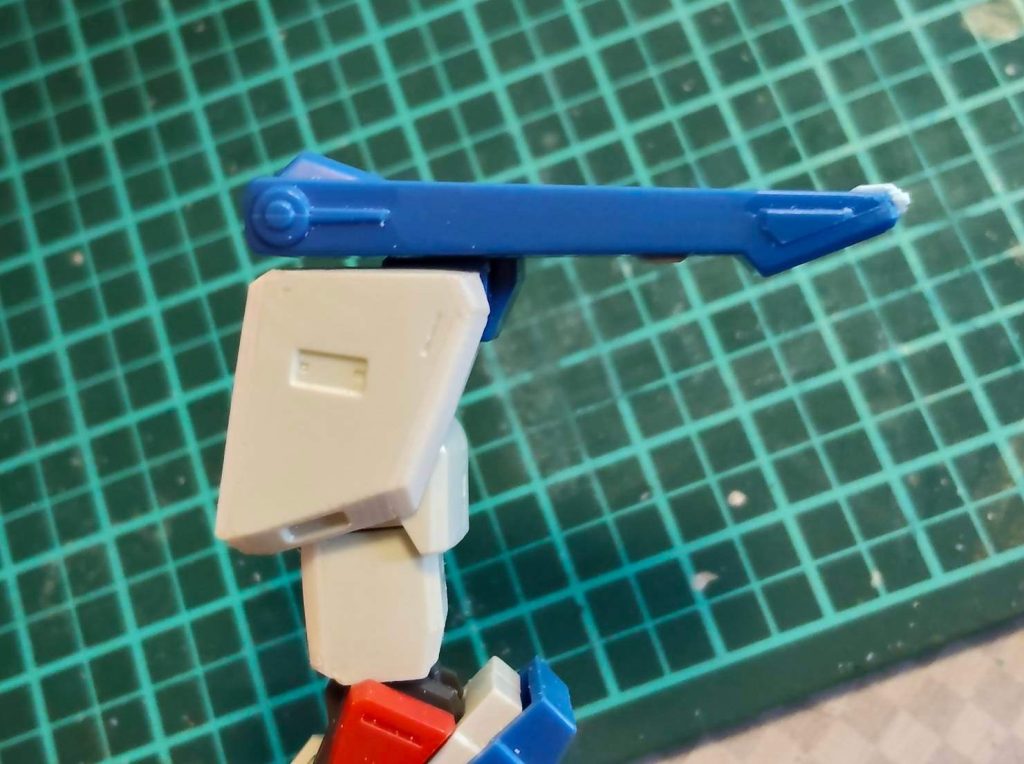 この型アーマー浮いてるのはちょっとヤですね。接続パーツの内側が干渉してるので削ると治ります。&nbsp;&nbsp;