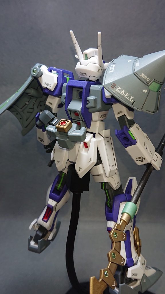 使用した塗料タミヤカラースプレー・ゴールド・パープル・ヘイズグレイ・パールグリーン・メタリックグレイガンダムカラースプレー・MSホワイト