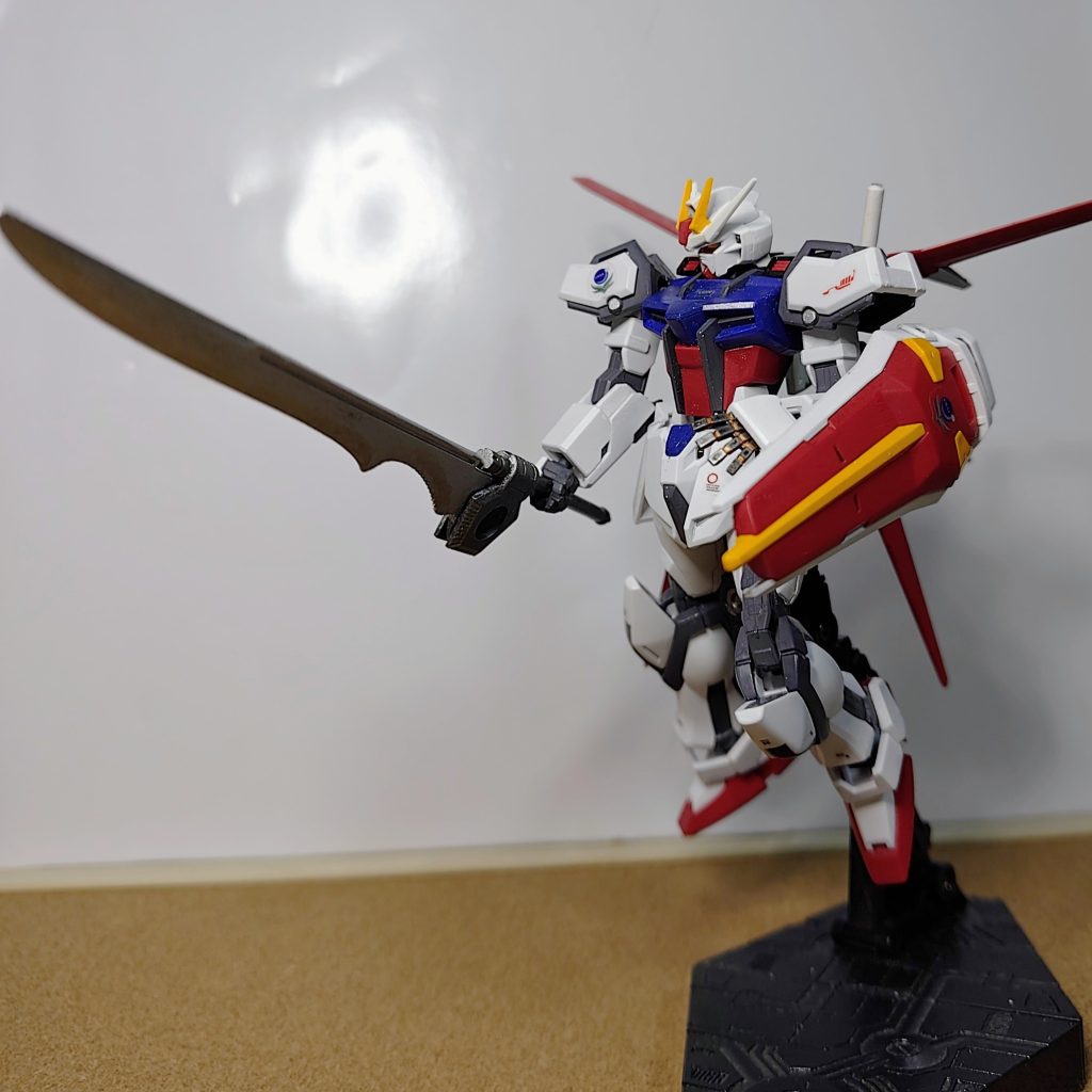 ソードストライカーパックとはまた違った武骨さを与える巨大な刃。これを扱うのだから、キラ・ヤマトの戦闘センスはやはり凄い。