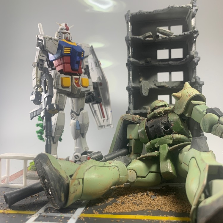 HG RX-78-2ガンダム HGザクⅡ ジオラマ｜雨乞猫さんのガンプラ作品