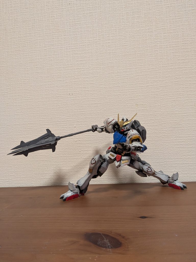 色々な人の投稿を見ていてポージングさせた写真を載せるといいことに気づきました