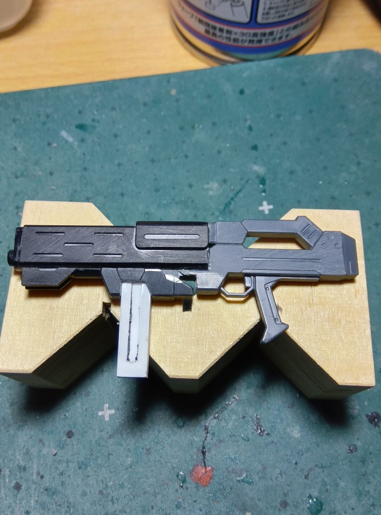 マガジンはプラ板でそれっぽく見えるように作ってみましたおまけはこれくらいですね制作中にイイねやコメントをくださった方々ありがとうございましたみなさまの支援が　“骨（こつ）”　をヤル気にさせてくれるんです感謝ですm(_ _)m