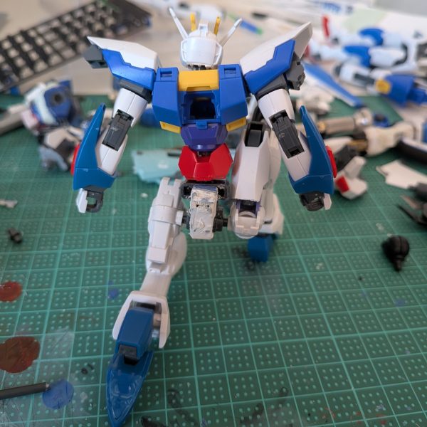 少し時間ができたので、新型を作ろうかと……↓のはまとめのようなものですZGAF-N2-125　ヴィネ・フリーダムガンダム（仮）ノクスフリーダム、バロードフリーダムの制作を経て、またマガツイカルガの作成も経て、今一度【マガツイカルガ】のガンプラによる再現を目指して制作が始まった機体である現段階にてイカルガに似た可動域と構造の再現が行われており、それにより全体的な耐久値の低下が懸念されているが、現状の可動域を極力殺さない程度の装甲増加が検討されているまた、これまで使われてきたサブアームも本機から新規作成で搭載される予定である&nbsp;（3枚目）