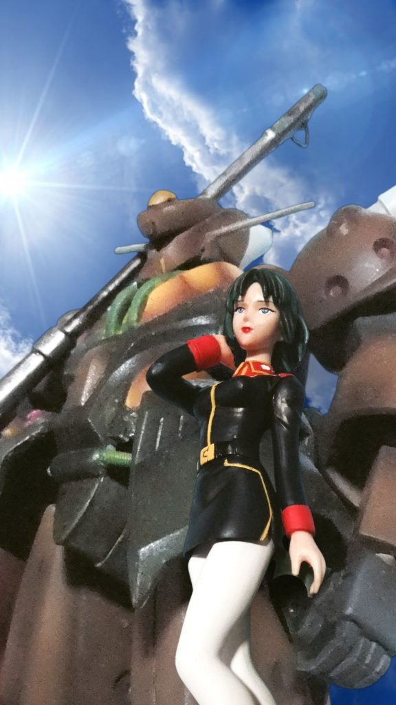 背面のガブスレーは旧キットのリメイク品となります。
