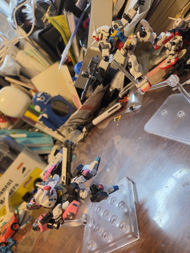 作品名：ガンプラ、買います。<p>はい。ガンプラ、買います。 急遽ボーナスが8000円程舞い込んで来たので、明日、ガンプラを買いに行こうと思うのですが、如何せんガチャしか引かないもんで、何買えば良いのか全く分からず、どーしよーかと悩んでいます。 もし良け [&hellip;]</p>
