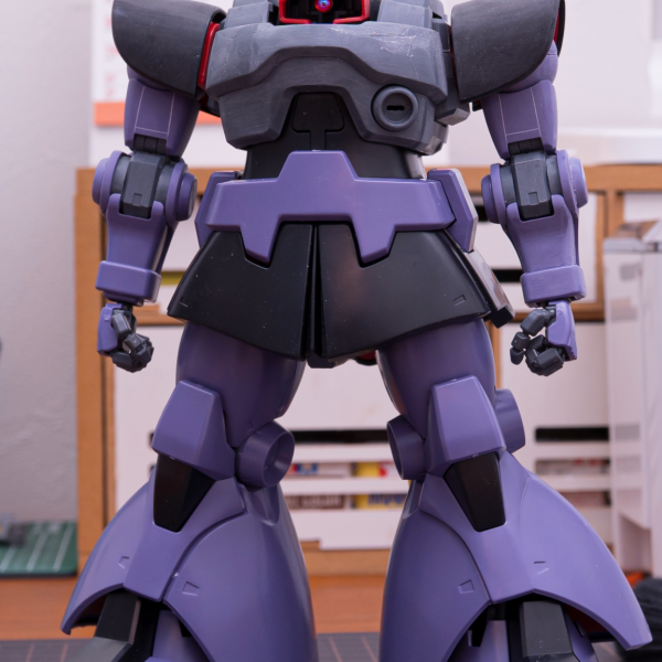 あんまりやり過ぎるとデカール貼る隙間がなくなりそうだからこの辺でおしまい。肩もやるか悩みどころ…（3枚目）