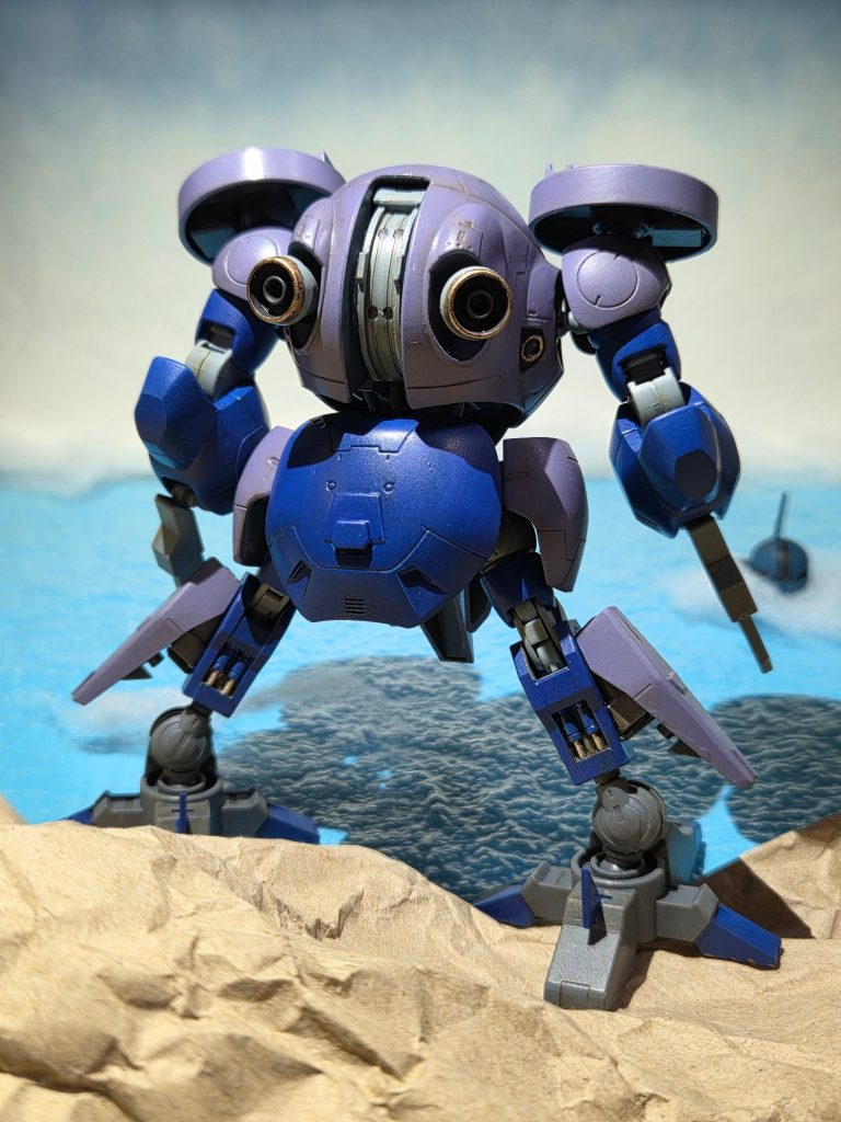 アフリカ西海岸付近に降下した 『モーニン・グスパンク 大尉の部隊』が『カッパノカ・ワナガレ 大尉』率いる一年戦争時の残党部隊と合流、共闘体制に入った。『モーニン 大尉』の搭乗機である『ヅパング』は試作機体とはいえ、余りに不恰好な姿をしている。この事は残党部隊の面々を不安にさせた上に、嘲笑の的にも成ってしまった。『カッパノカ 大尉』が口走る。「海を知らん連中が造った水中用のMSを誰が信用できるか！旧型とはいえザクには実績がある」と・・・&nbsp;そんなワケで妄想ζζ SHASINジャナイ！？ver,ζζ&nbsp;『YMX-109 ヅパング』《モーニン・グスパンク 大尉 搭乗機》&nbsp;『RMS-192 ザク・マリナー』《カッパノカ・ワナガレ 大尉 搭乗機 》をご紹介 ✨😌✨&nbsp;&nbsp;