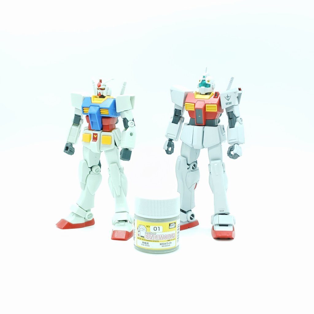 比較　左からEGガンダム、Mr.カラー小瓶&nbsp;