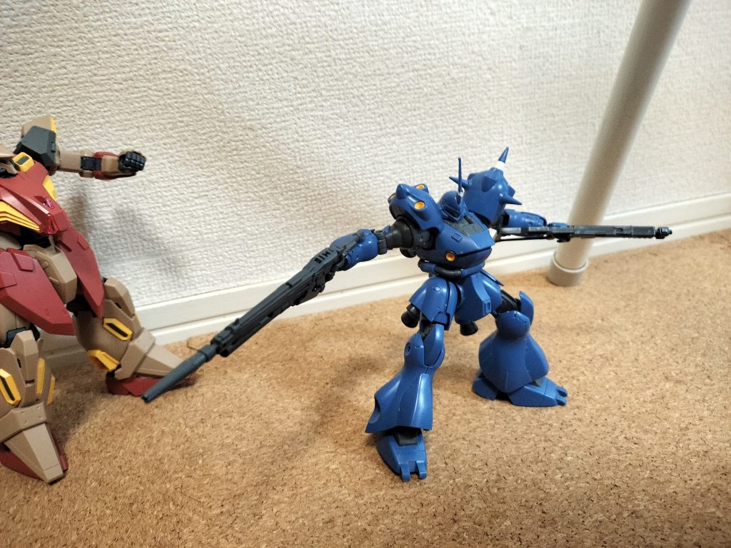 ケンプファーはいつもどうりなんですが、右手をいじってシナンジュのビ―ムライフルをつけました。かっくいい〜