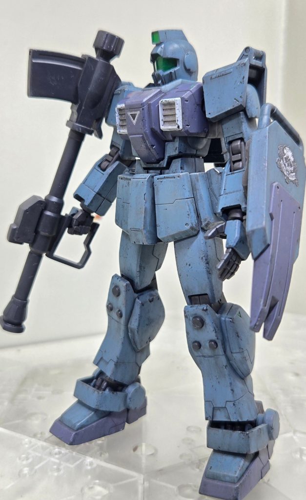 汚せる量産機で地上戦イメージの機体(キット)の持ち合わせがこれしかありませんでした。(色々なキットの大量再販希望)