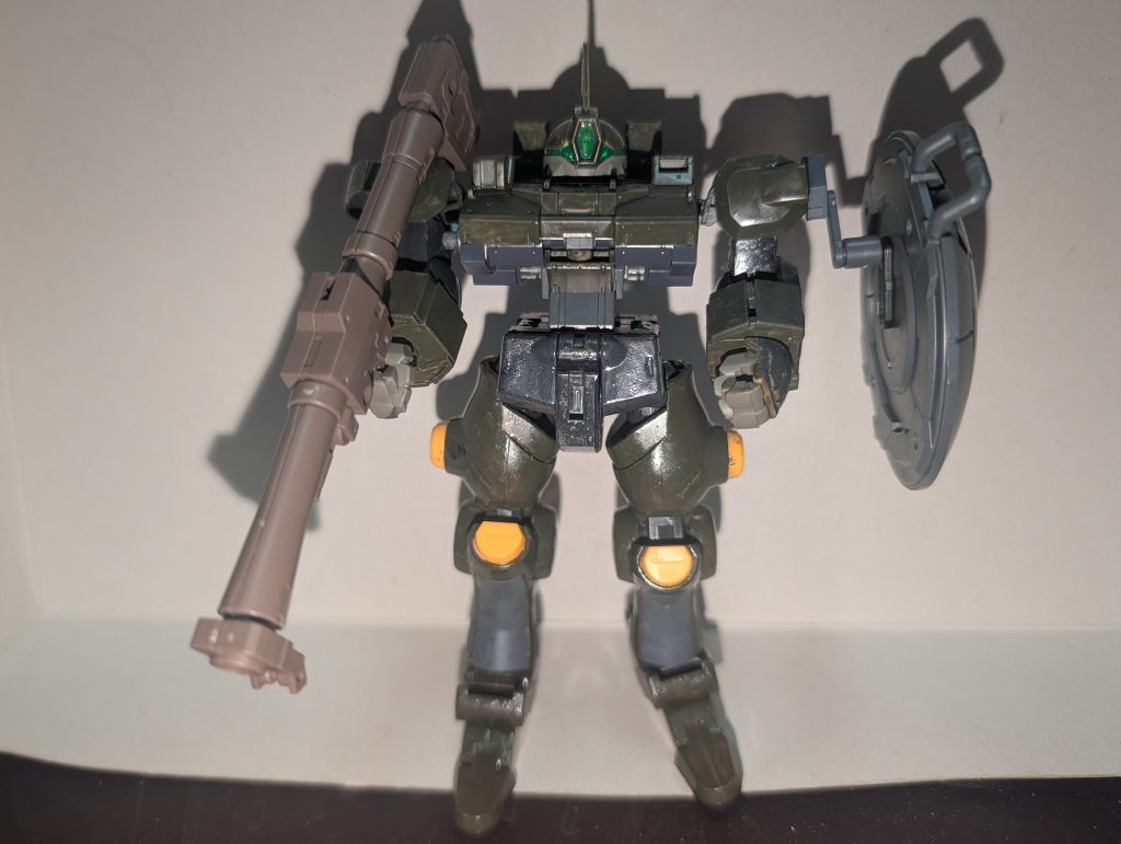 武装状態。デカいからバズーカと大きなシールドが似合うかと。両方30MMより。
