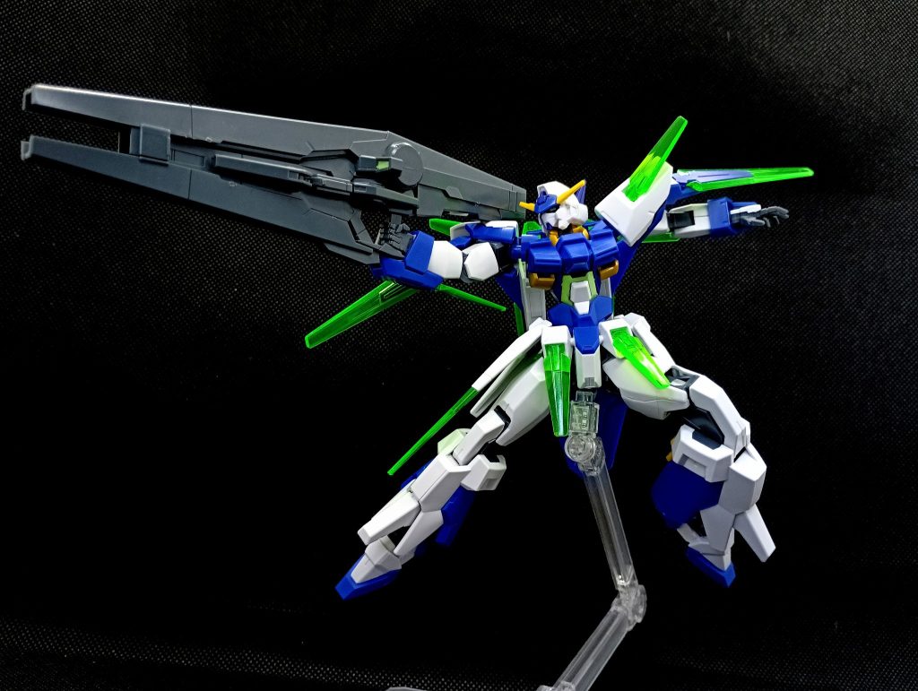 AGEの前作のガンダム、ガンダムOOは当日6歳ながらに見ていたのですが、AGEの時(10歳)はデュエマやベイなどのコロコロホビーにハマってて、AGEもコロコロに載ってたのですが漫画を流し見する程度でちゃんとアニメを見たりプラモを買ったりはしませんでしたね多分その原因はAGEが賛否別れてる原因であるキャラデザだった気がしますOOのキャラデザが結構好きだったので、AGEのキャラデザは10歳ながらに｢なんかOOと違くね｣と思ってたのでしょうねその後のビルドシリーズは地元で放送してなくて(コロコロで大まかな内容知ってたのと漫画は読んでて、SDの戦国アストレイだけは買った)、鉄血でちゃんとガンダムに復帰した感じです