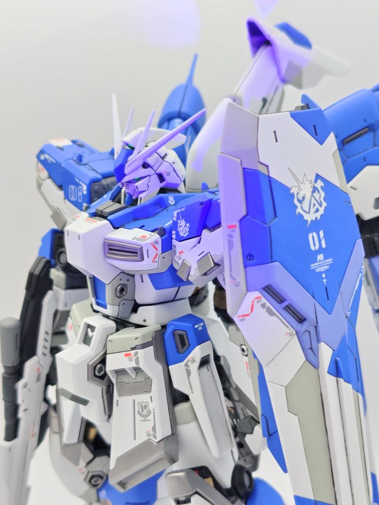 RGはやはりパーツが細かくてわたくしにとっては製作するのに覚悟がいるキットだったのです🥲　なのでこのキットも随分と前に購入していて長いこと積まれていました　　ようやく完成　