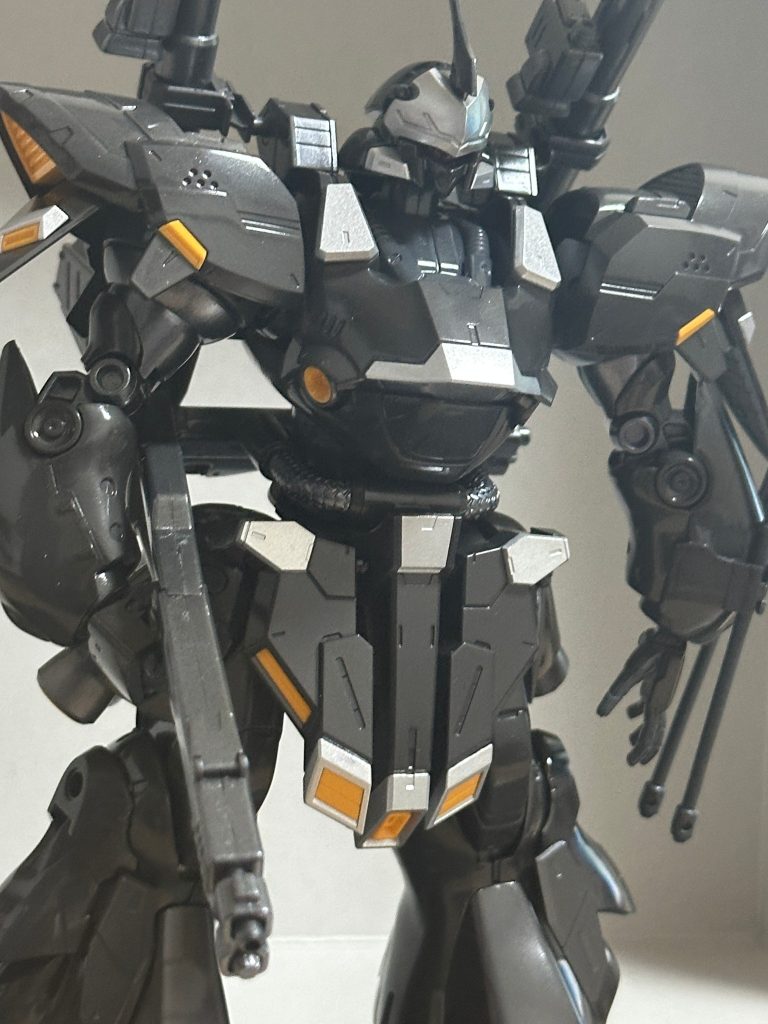 クレオスのグラファイトブラックで塗装しました