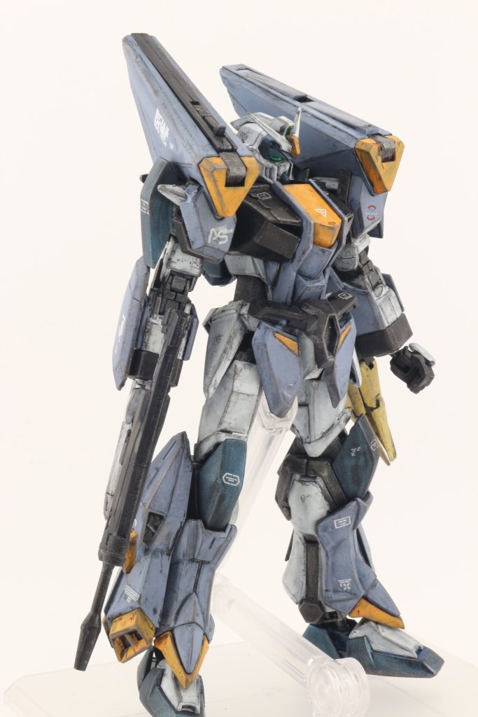 本編でもイザークがこんな骨董品と言っていましたが