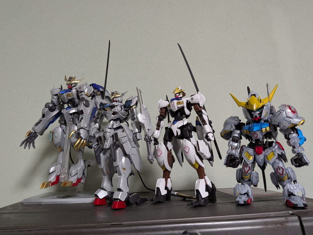 最近作ってたバルバトス系と並べて