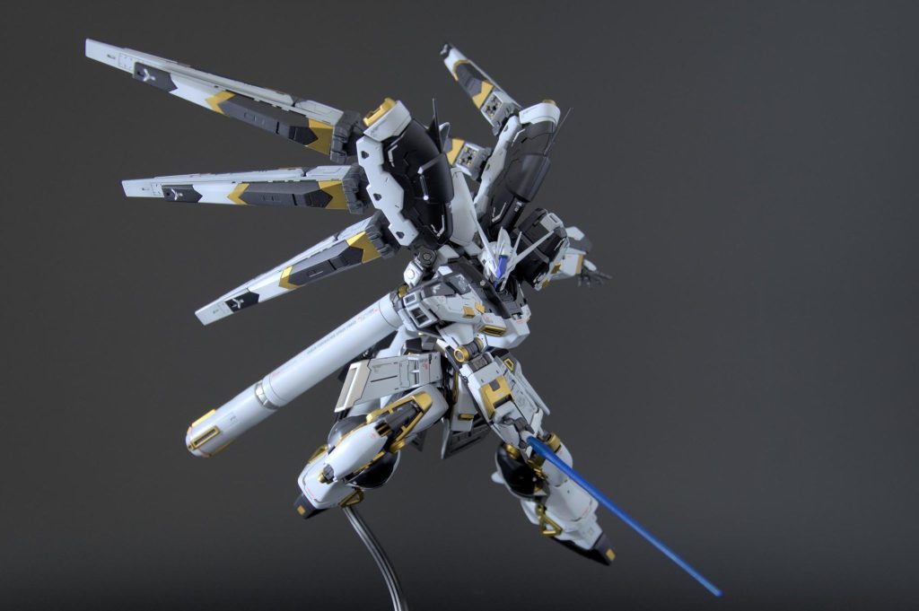 RG Hi-νガンダム–2枚目/制作者：Hase205