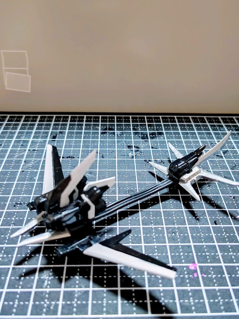 尻尾の延長は１００均の針金コードを３本くっつけて尻尾が曲がるようにしました⊂⁠(⁠・⁠▽⁠・⁠⊂⁠)いつの間にかなぜかエイの形になりました(⁠&nbsp;⁠╹⁠▽⁠╹⁠&nbsp;⁠)