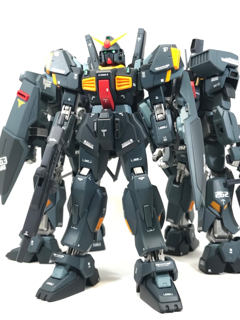 1号機（機体No.261）高機動アサルトタイプ仕様です。特徴は高機動仕様にするためにガンダム試作4号機の肩を流用してみました。