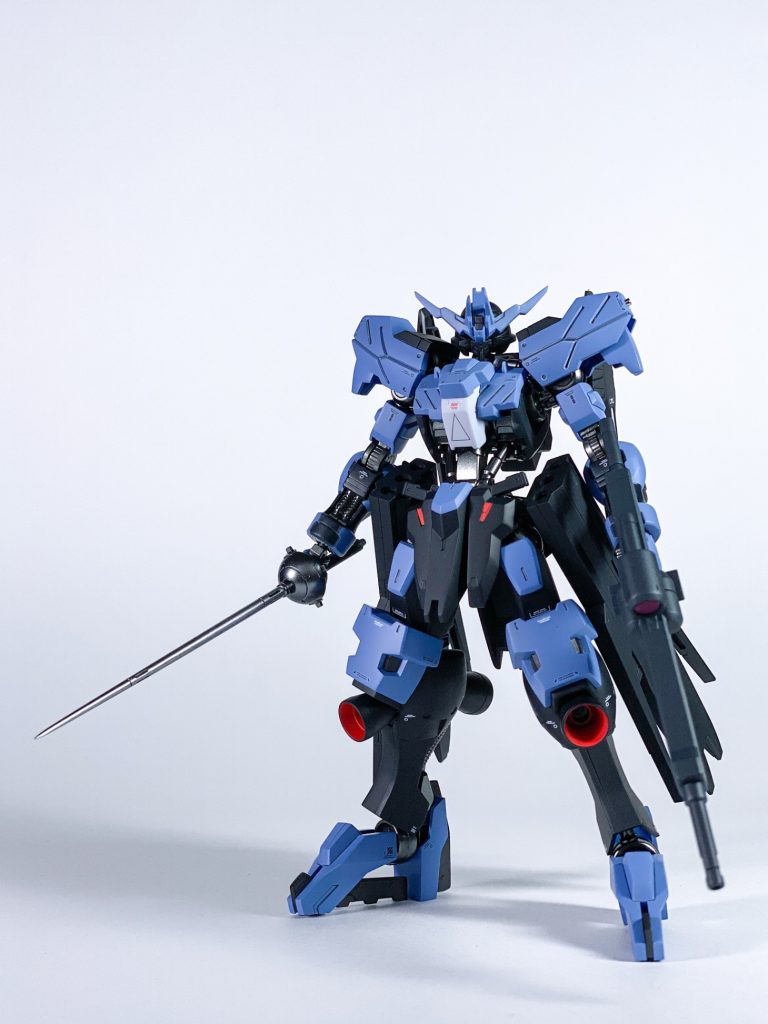 武器持たせて。ランス刀身の切先はプラ板延長してシャープ化してます。劇中での闘い方かっこよかったですねぇ。
