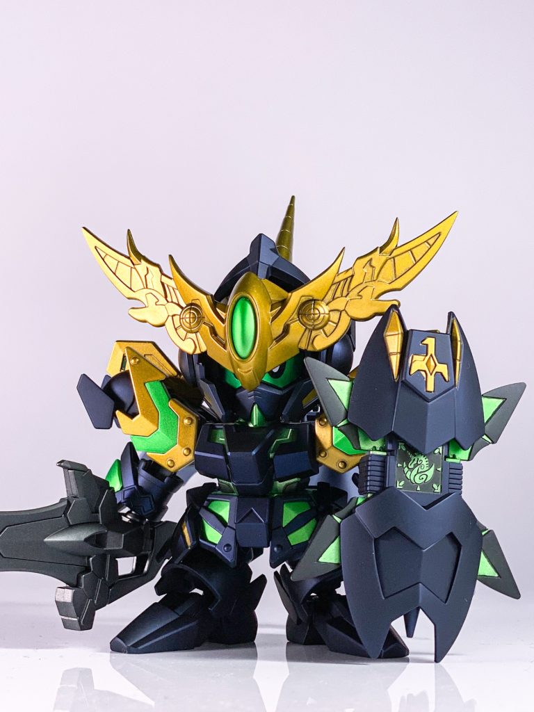サイコフレームはガイアEXシルバーにガイアの蛍光イエローグリーンを重ねて艶消しです。パキッとした色に見えていいですね！