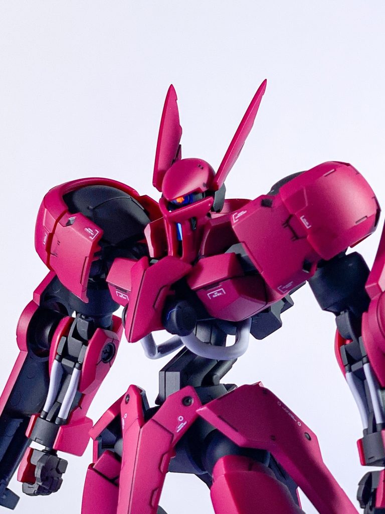 頭部高感度センサーはHアイズの1.2ミリを使用。ピッタリでした。メタリックレッドに蛍光オレンジを塗装。劇中でこのセンサーが展開されると少し不気味で好きです。