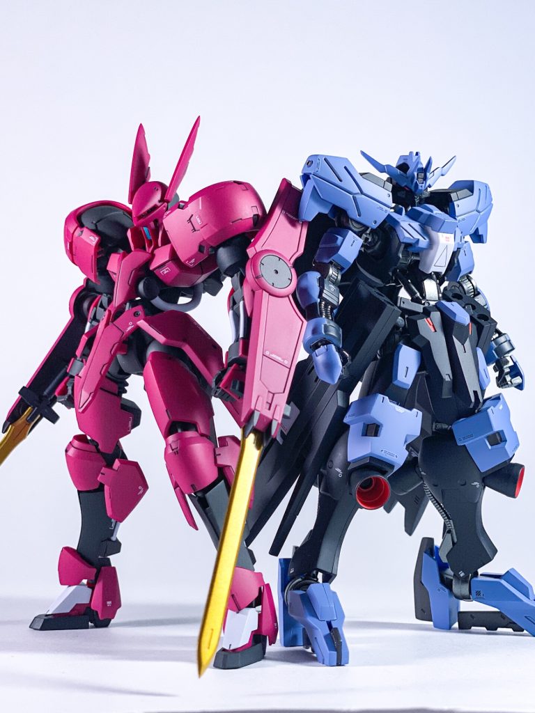 以前制作したガンダムヴィダールと。この2機のバトル、もしくは共闘なんか見たかったですなぁ〜。互いに素性を偽ってる時の機体同士。こちらもヤフオク出品してますので、プロフのリンクから是非ご覧ください！