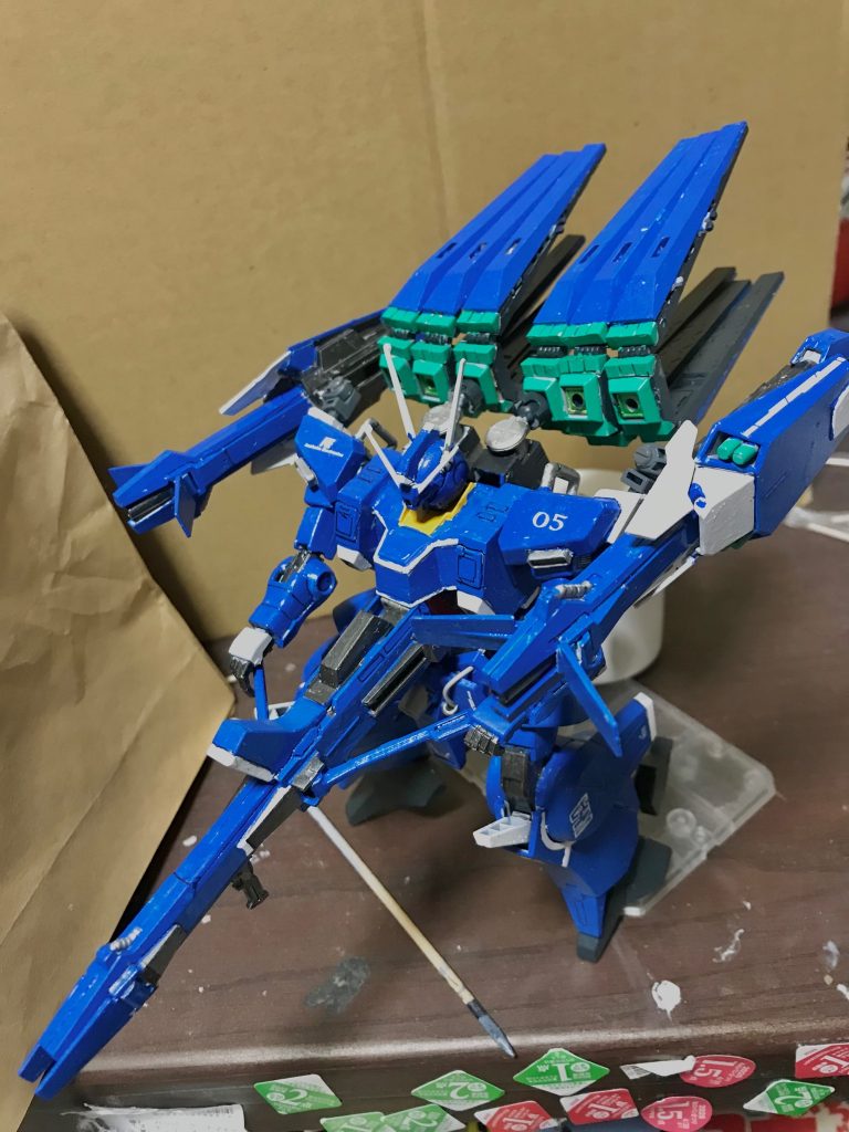 トリプルメガランチャー発射形態。大出力の場合のみフィンファンネルを排熱フィンとして使う設定で