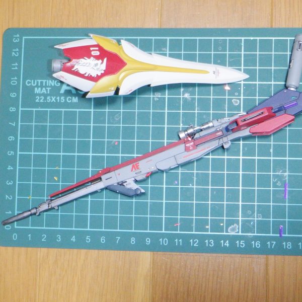 珍しく武器も作成しているのですが、ライフルがだいぶ長くなりました(笑)　タンクはマグネットで接続して予備はシールド裏に収納！？シールドで防御したら誘爆しそうな・・・・（2枚目）