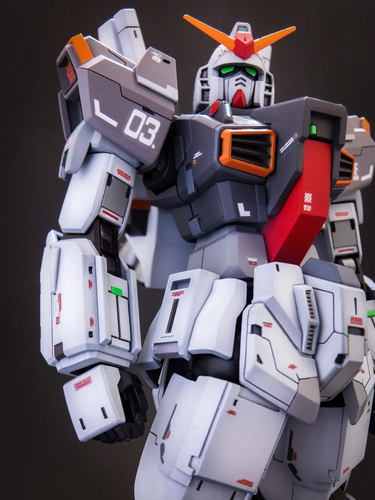 マーク2といえば、ツリ目なイメージですが、今回プラ板で作成したツインアイは少しタレ目気味に見えます。私はこの目も好きだったりします☺️