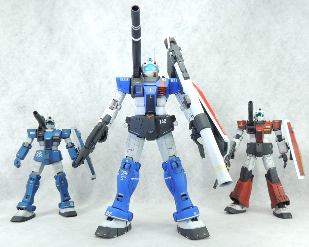 ■内部メカの塗装　内部メカは、スペリオルウォームグレー、ブルーグレー、MSグリーンが隣り合わないように塗り分け、アクセントとして部分的にスターブライトアイアン、スターブライトゴールドを用いて金属感を表現しました。完成するとほぼ見えなくなりますが、関節を大きく動かした際にチラリと金属色が見え隠れしてくれます。