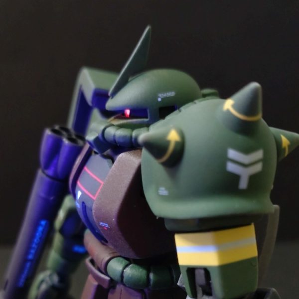 HG シャア専用ザク【筆塗り全塗装】