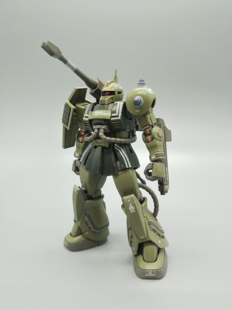 本家ザクボディーからはかなり変更点がありますね。