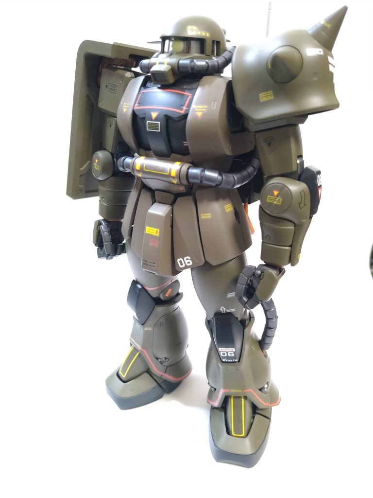 この角度、ノーマルザクですね、、