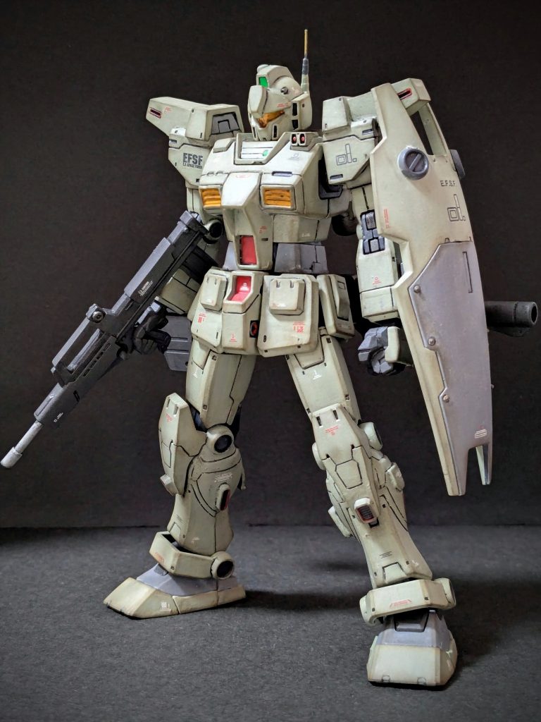【正面】ジムカスとジム改をミキシングしたカトキ風ガンダムは時々見ますが、意外とその逆はなさそうなので、オリジンガンダムをベースにミキシングをしてジムカスタムVer.Ka風にしてみました。