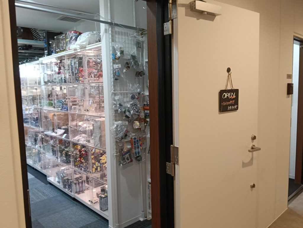 大阪日本橋の模型店、エイトフォールドさんがリニューアル！吉本プラモデルも御用達の名物模型店ですので、大阪にお越しの方は是非ご来店下さいね。今回のメッサーも出展いたします。やっぱり実物が一番。