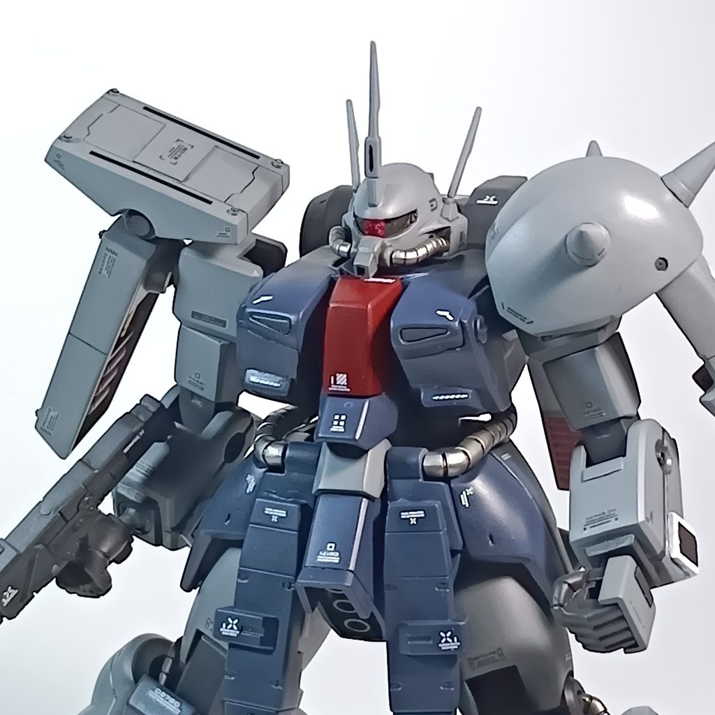 胸がボリューム不足だと貧弱に見えるので、横幅延長しました。