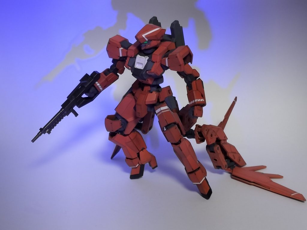 大型安定翼は劇中のように一応展開出来ます。コ◯ブキヤさんのスレイプニールの可動域を目指しました💦