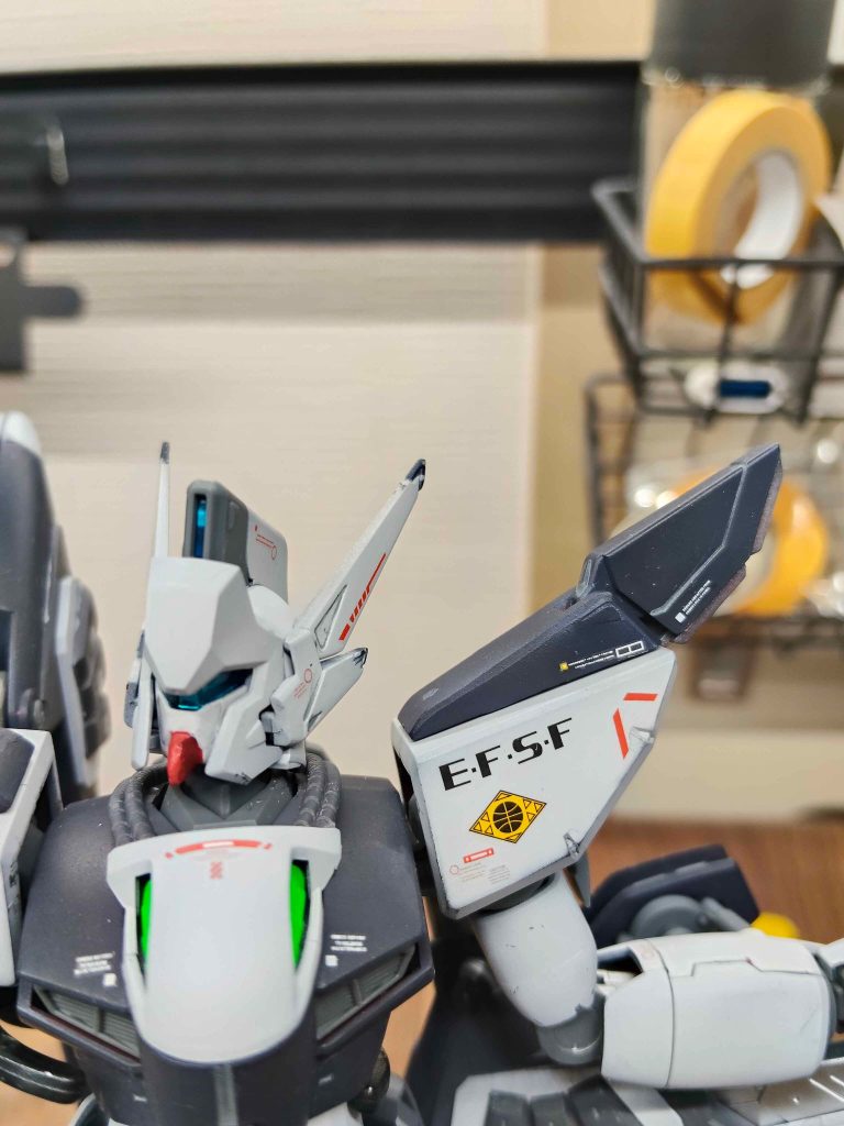 ビギナ・ゼラの「ジム系やガンダム系の顔に似ても似つかない顔」部分の象徴？である口を改造して色を塗っただけですが、本当にジム（ジェガン）顔になりましたねー。&nbsp;しかしこの色合い、「警視庁」っていうシールドを持たせても違和感無いかも…。