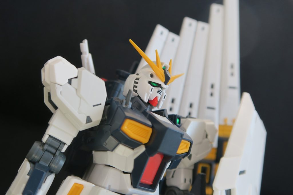 RG νガンダムで逆シャアのシーンを再現してみた–2枚目/制作者：@Ken_BRZ