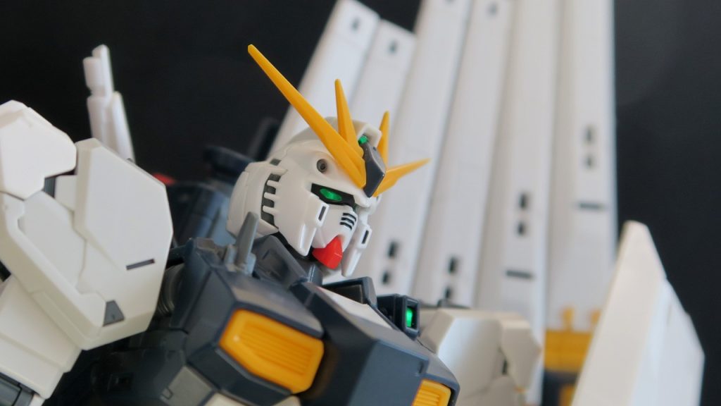 RG νガンダムで逆シャアのシーンを再現してみた–3枚目/制作者：@Ken_BRZ