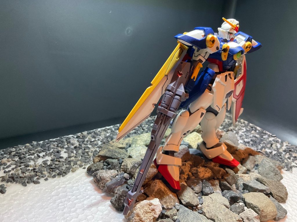 傷ついたウィングガンダム–3枚目/制作者：Kuda mono