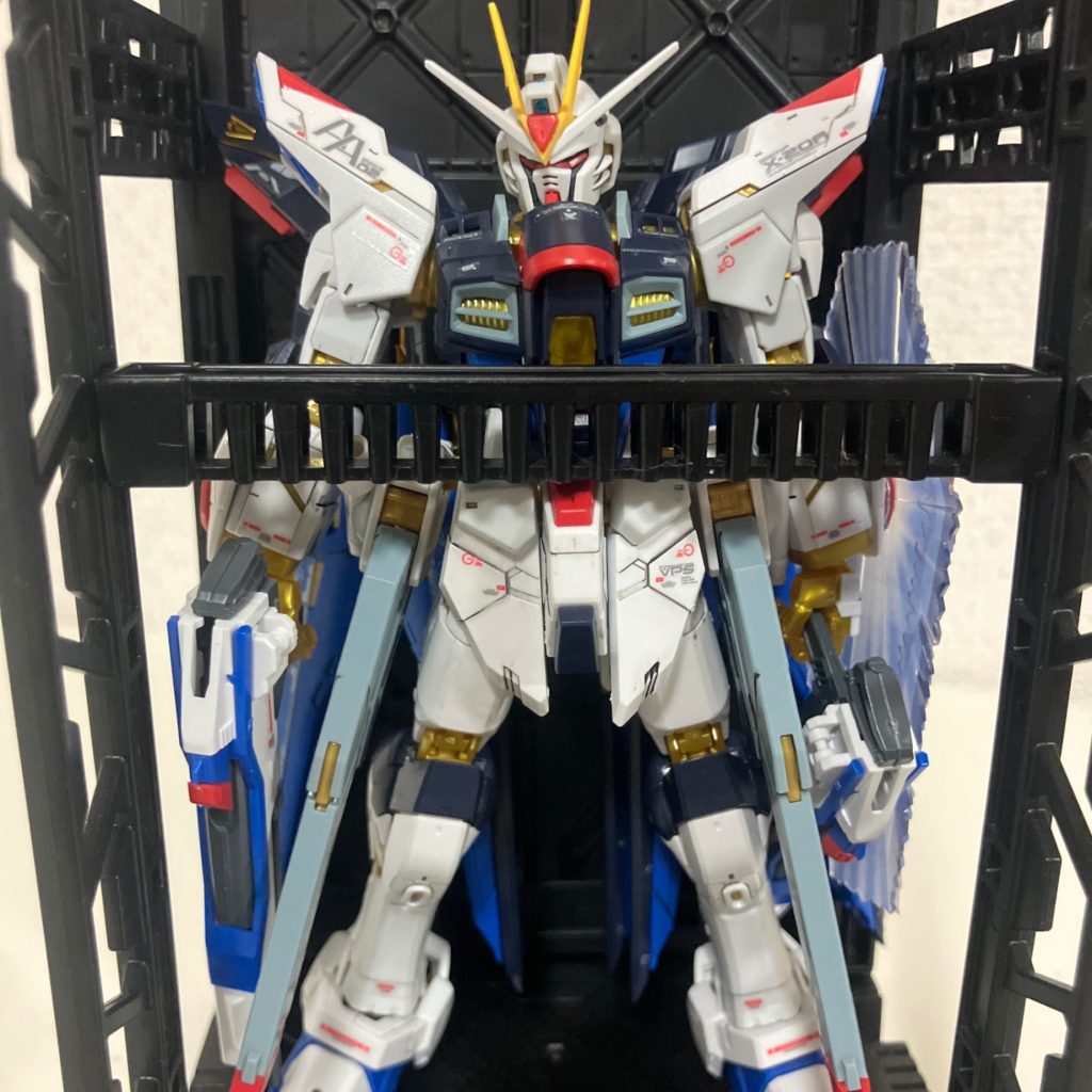 100円ショップで購入しました格納庫がピッタリ！
