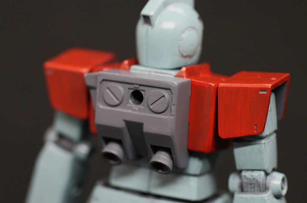 バックパック部を拡大しました。