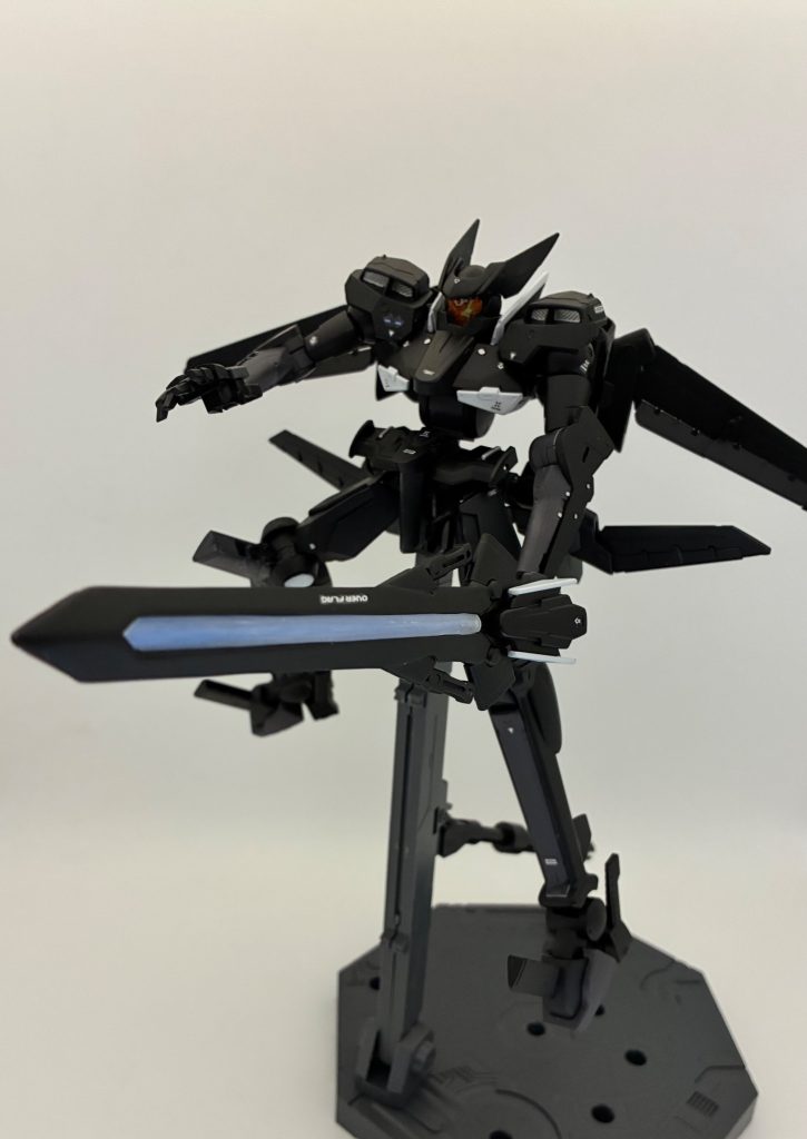 ライフルは剣のように持てるように改造しました。