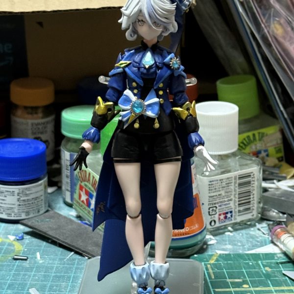 制作中のフィギュアライズミオリネ素体フリーナの進捗状況です。本体がほぼ完成です。右目にまつ毛を2本植毛してみました。ミオリネからフリーナに少し近付いた気がします(zaku-kao8)後は武器を作って投稿します🙇‍♂️（2枚目）