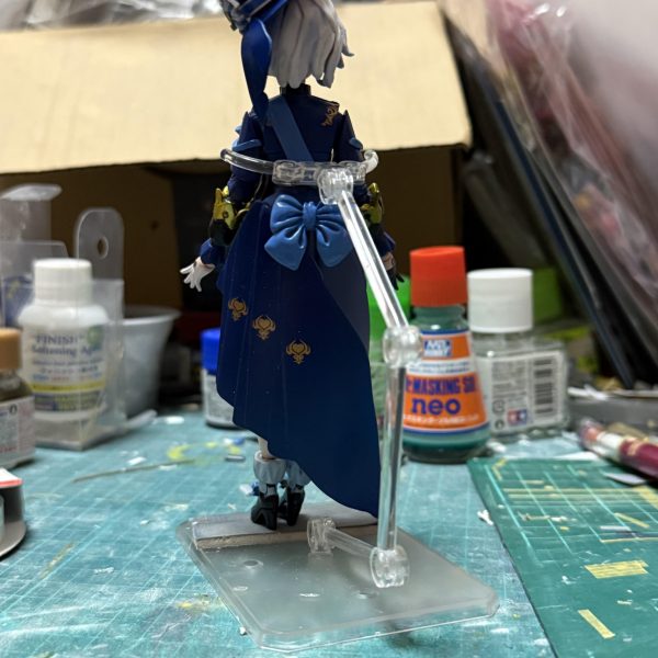 制作中のフィギュアライズミオリネ素体フリーナの進捗状況です。本体がほぼ完成です。右目にまつ毛を2本植毛してみました。ミオリネからフリーナに少し近付いた気がします(zaku-kao8)後は武器を作って投稿します🙇‍♂️（4枚目）
