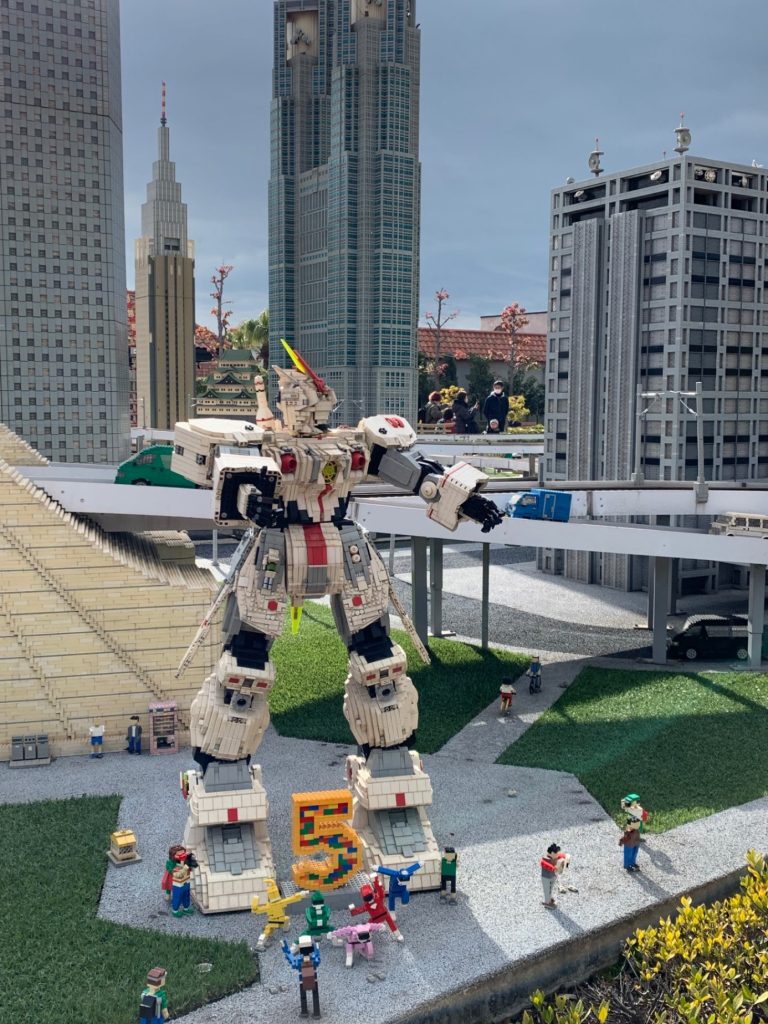 そういえば名古屋のレゴランドにもレゴブロックでお台場を再現している所がありました👀✨ランドマークとして8年11ヶ月に渡りお台場を見守り続けたんですねぇ(gundam-kao6)
